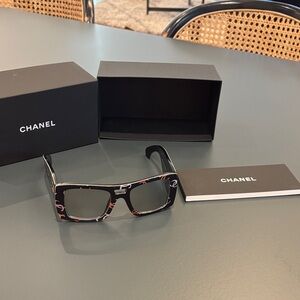 CHANEL Black Sunglasses